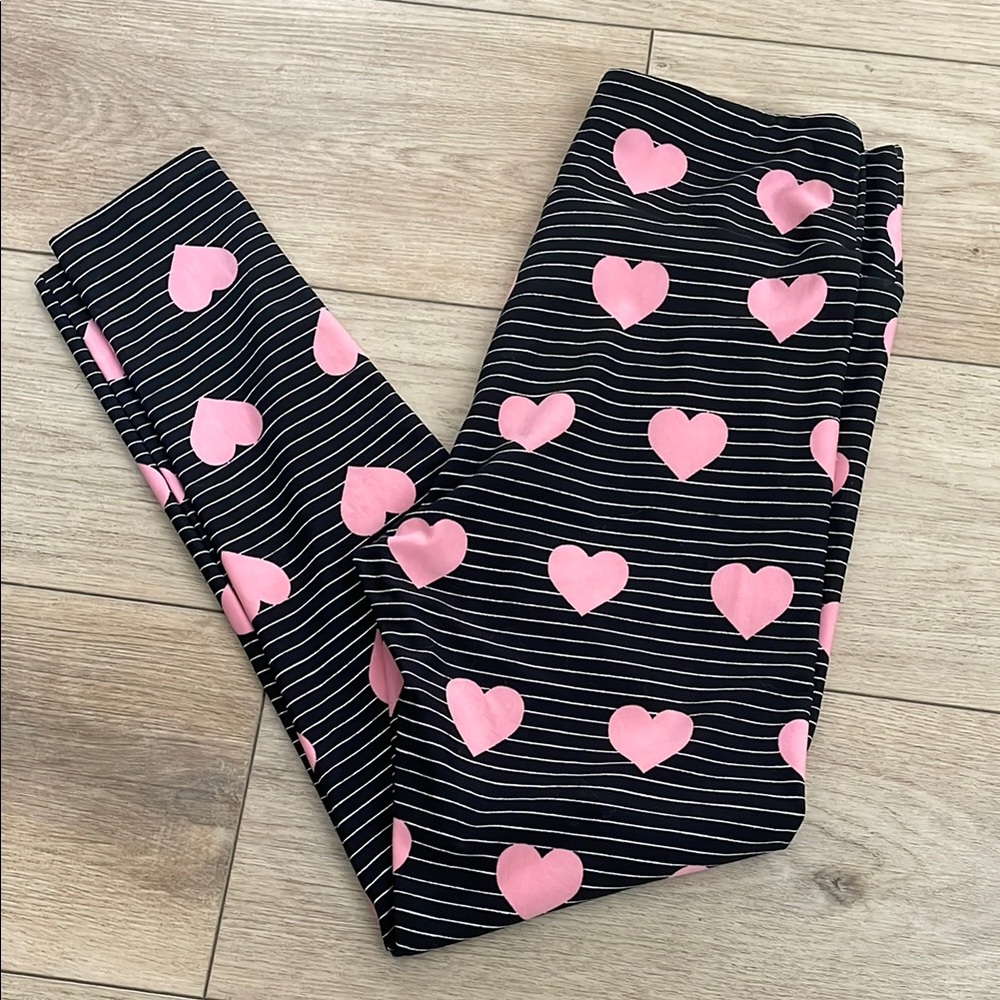 LuLaRoe Woman’s Black and Pink Heart Leggings